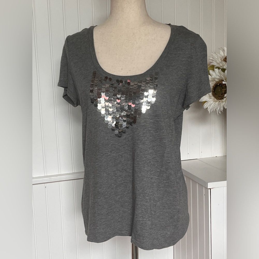 Grey Short Sleeve Tee W/Silver Disc Accent